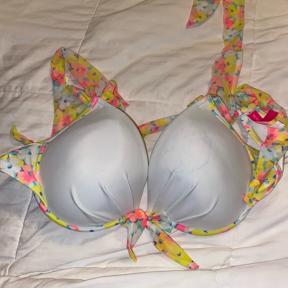 VS bikini
